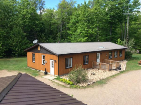  Madawaska Lodge-Cottage  South Algonquin